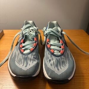 Nike Kids Sneakers in Teal and Coral